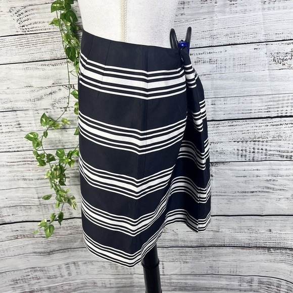 Talbots Skirt size 14 Pet Black White Striped Straight Church Career Above Knee - Picture 9 of 11